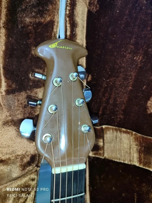 02 belles guitares Ovation