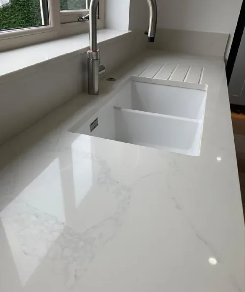 Éviers de cuisine sous plan en granite / quartz