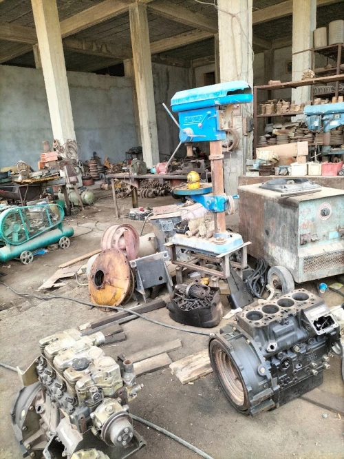 Comatsu,caterpillare,Mitsubishi,Cummins,JM,nissan,perkins Mouture engin+piece de rochange 