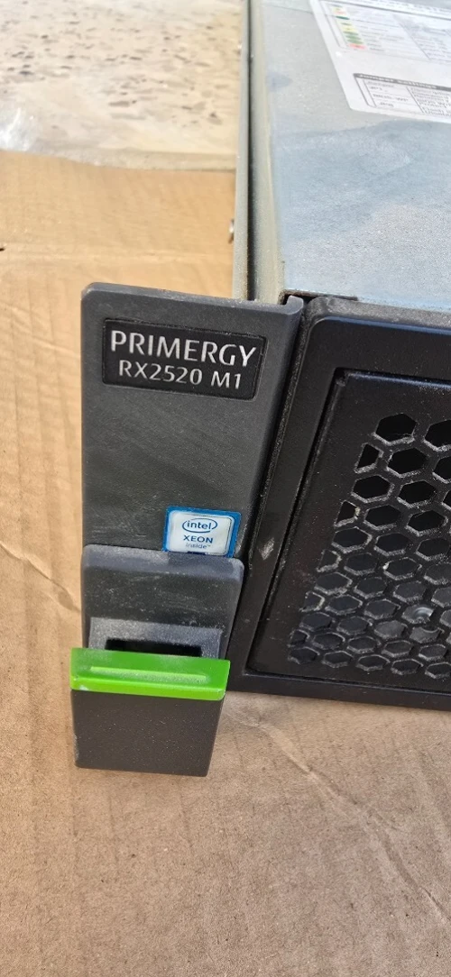Serveur Fujitsu primergy rx2520 m1 en panne 