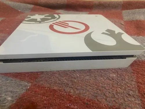 Ps4 slim 1 tb édition star wars 