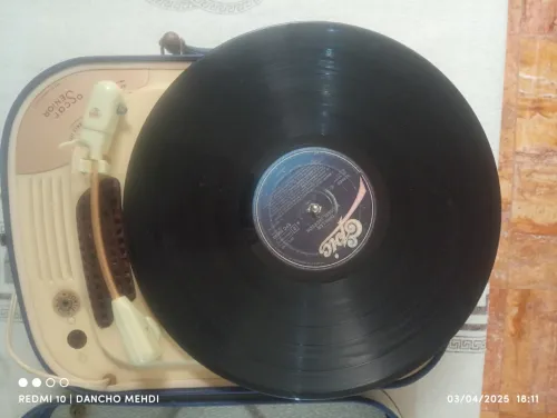 Tourne disque valise vintage 