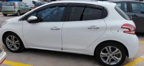Peugeot 208 2015 Allure