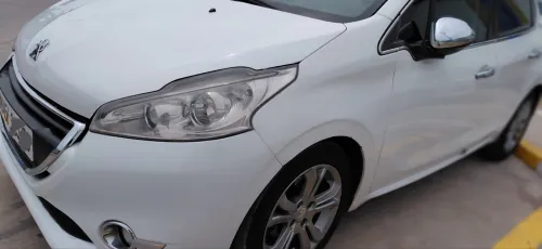 Peugeot 208 2015 Allure