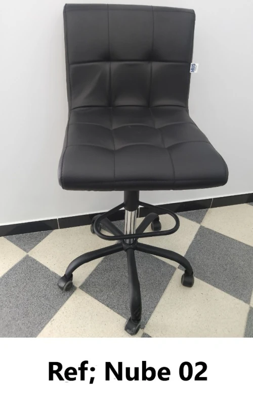 Tabouret de laboratoire 