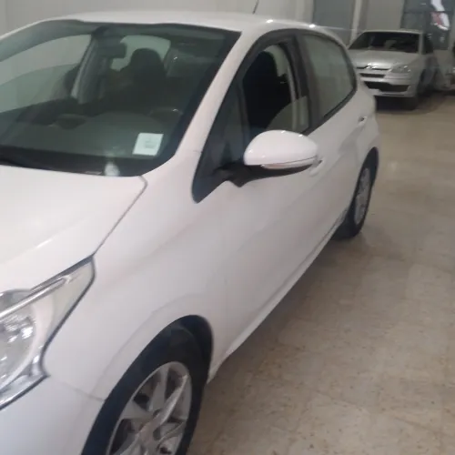 Peugeot 208 2015 Active Facelift