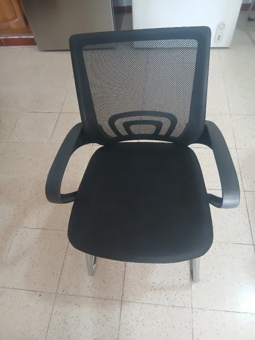 Chaises de bureau avec roulette (20) et (10) chaises de bureau sans  roulettes
