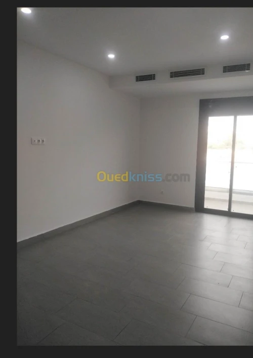 Location Appartement F3 Alger Dely brahim