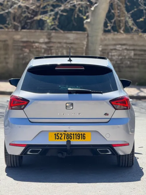 Seat Ibiza 2019 FR + boit Auto