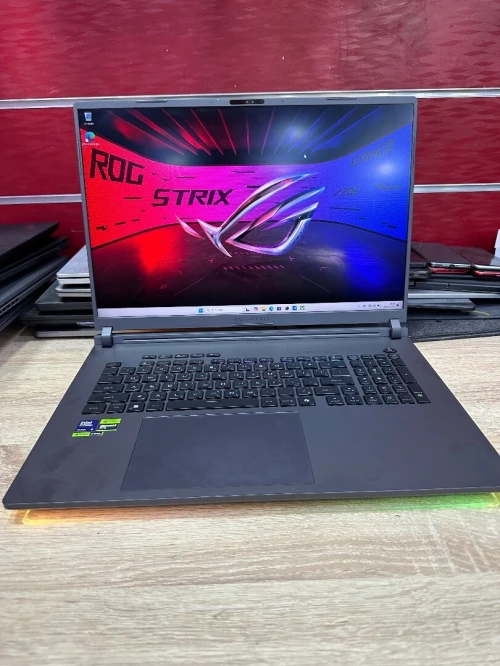 Asus strix G18 ultra 9 275Hx 32gb ram 1tr ssd Rtx 5080 (16gb) Lecron 18 pouces