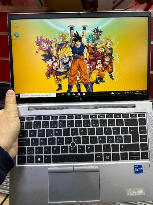 Hp elitbook 840 g7 i5 11em 8/256 ssd Lecron 14 pouces très bon état