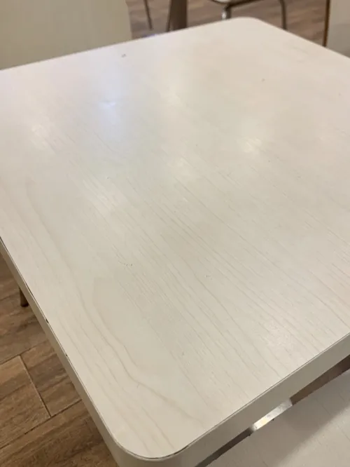 Table et chaise fast food