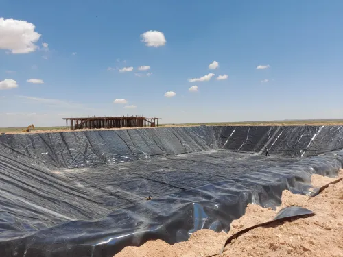 Bassin d'irrigation et d'aquaculture en geomembrane