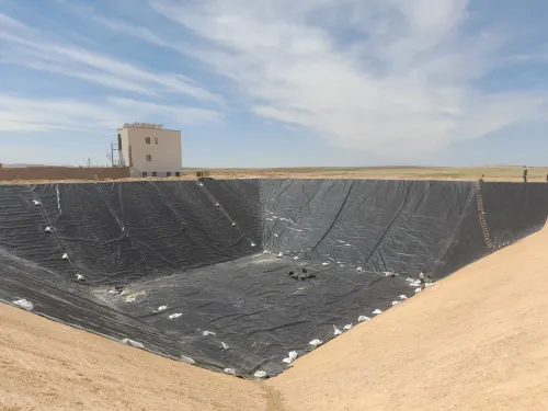 Bassin d'irrigation et d'aquaculture en geomembrane