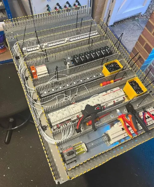 Électricien bâtiment et industrielle qualifié
