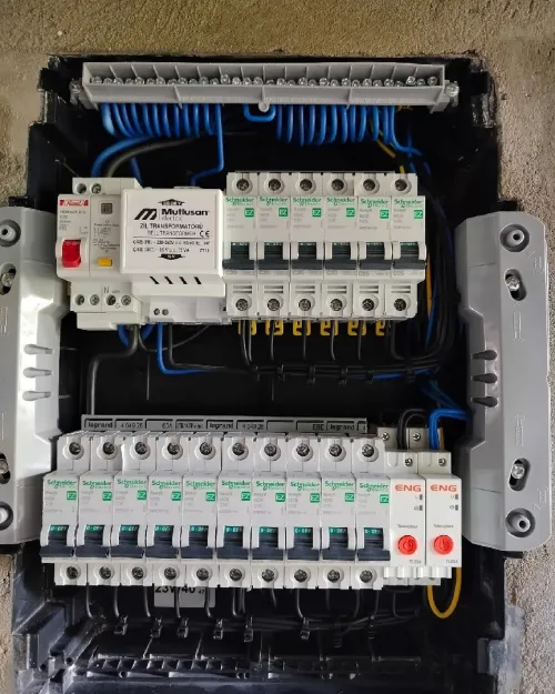 Électricien bâtiment et industrielle qualifié