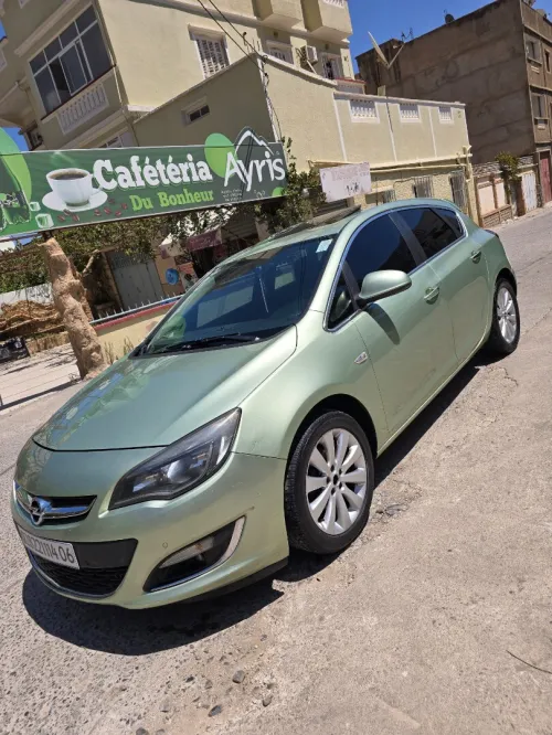 Opel Astra 2014 COSMO