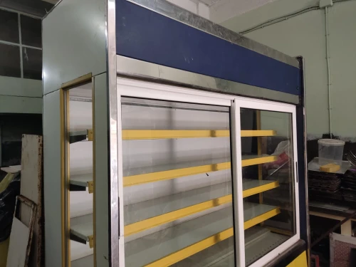 Frigo présentoir 