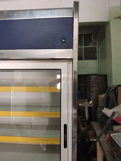 Frigo présentoir 