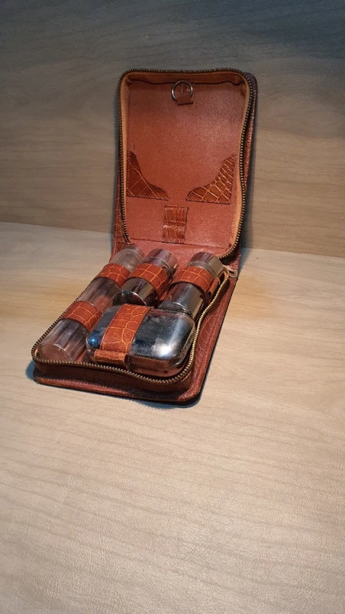 Vintage nécessaire, Trousse de toilette en croco avec Blaireau en corne véritable fait main