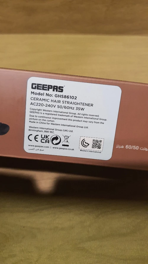 Lisseur en céramique GEEPAS - GHS86102 / Design fin avec écran et plaques à revêtement céramique