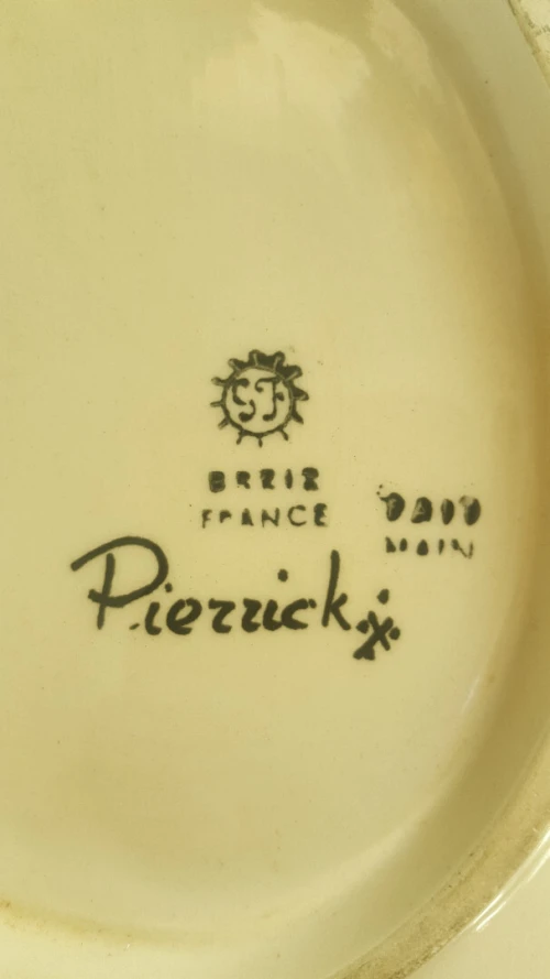 Charmante Assiette vide poche en céramique signé PIERRICK,  Gabriel Fourmaintraux Breiz France