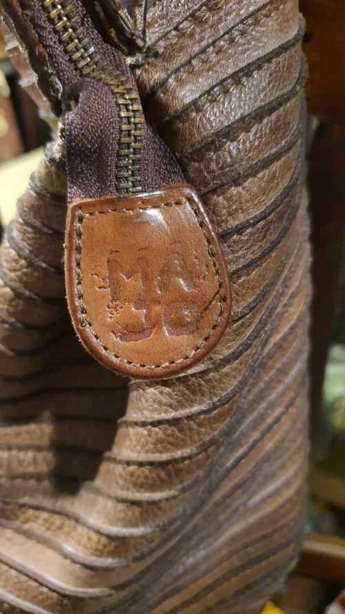 Grand Sac à main en cuir souple de la prestigieuse marque MAJO Italy, fait main.