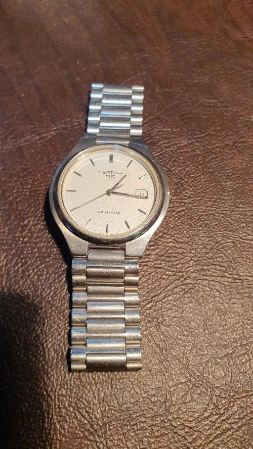 Montre Certina DS 100 m Saphir avec dateur Swiss  watch