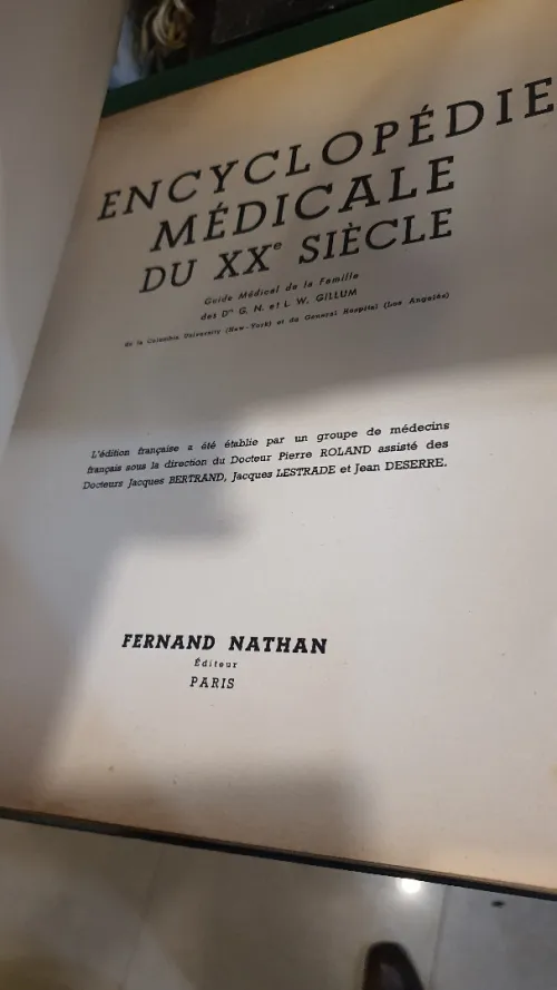 Livre Encyclopédie Medical du XXè siècle Fernand  Nathan LIQUIDATION