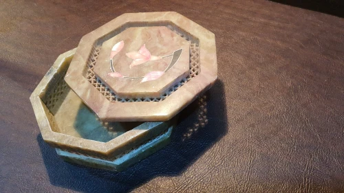 Boite à bijoux marbre incrusté de nacre