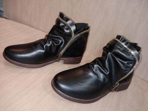 Bottine femme en cuir noir - pointure 38