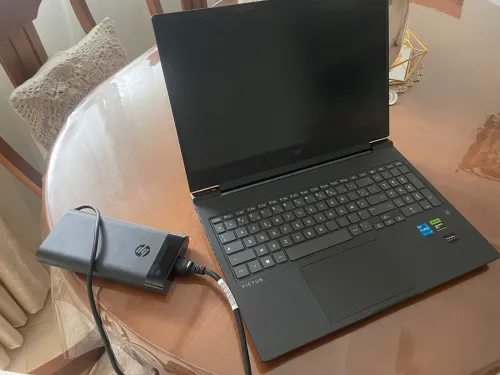Hp Victus 16-r0024nf 4060