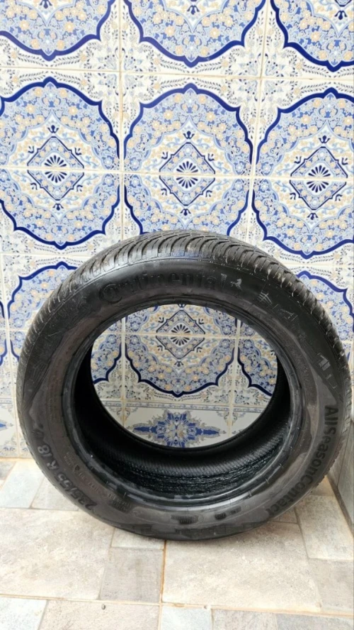 4 pneus continental 235/55/R18