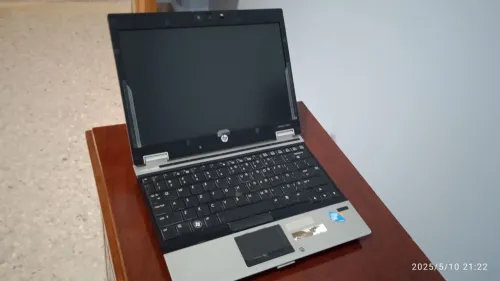 Hp EliteBook 300 Gb 13 Pouce / i7 generation / 4 gb Ram