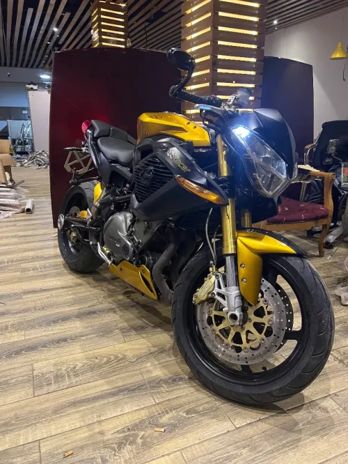 Benelli TNT 899 Café Racer – 2015 2015