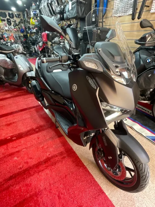 Yamaha XMAX 300 2025