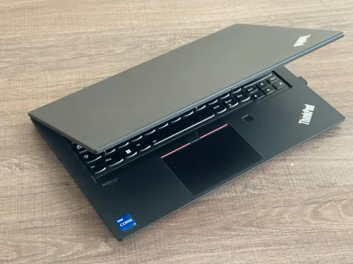 Thinkpad p14s workstation