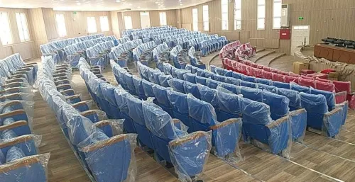 Chaise conférence et théâtre en polyuréthane pied normal et central 
