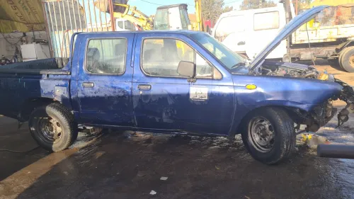 Nissan Pickup 2004 Pickup