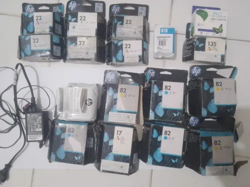 Lot cartouche HP . 7ps hp 82 / 7ps Hp 22 . 2 ps Hp 21 . 1ps HP 135 .