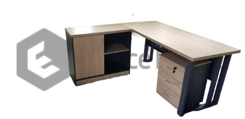 Bureau Avec  Pietement Metalique Eco-Claire 1M60