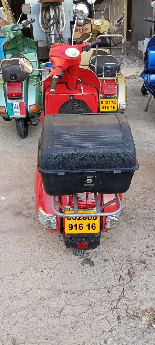 Piaggio et lml Vespa 2016
