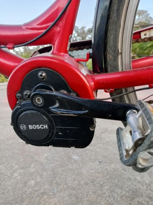 Vélo ville électrique avec chargeur marche bien tél