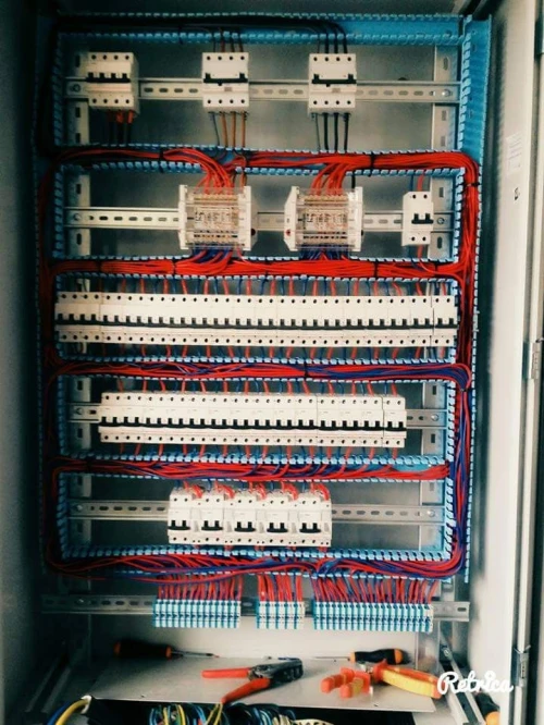  Artisan électricité bâtiment 