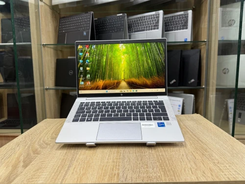LAPTOP HP ELITEBOOK 830 G8| i5 1145G7 | RAM 16Go| SSD 256Go| Écran 13,3 FHD TACTILE| Clavier Lum|emp