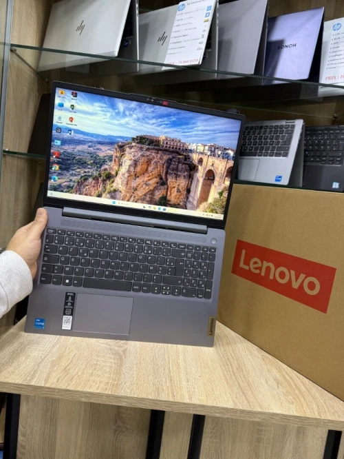 LENOVO IDEALPAD3 SLIM | i3 13eme | RAM 8Go | SSD 256Go | Écran 15,6 FHD | neuf