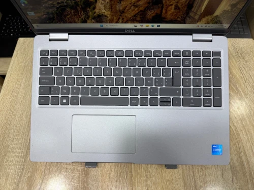 LAPTOP DELL LATITUDE 5530| i5 12eme| RAM 8Go| SSD 256Go|Ecran 15,6 FHD | clavier lum| empreinte