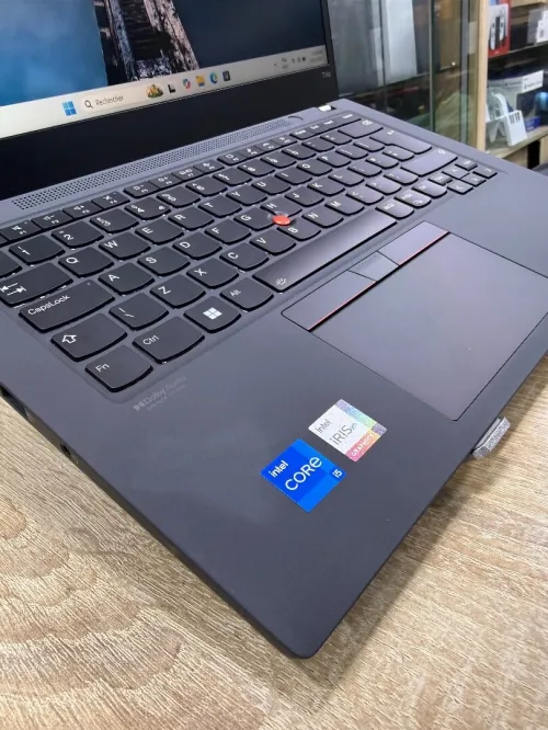 LAPTOP LENOVO THINKPAD T14s| i5 1135G7| RAM 8Go| SSD 256Go| Écran 14 FHD TACTILE| Clavier Lum | empt