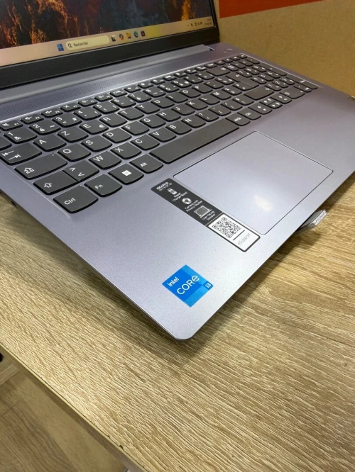 LENOVO IDEALPAD3 SLIM | i3 13eme | RAM 8Go | SSD 256Go | Écran 15,6 FHD | neuf