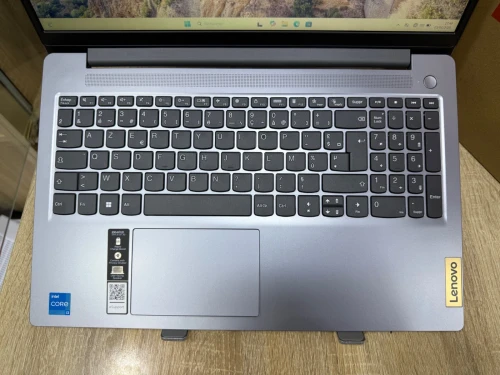 LENOVO IDEALPAD3 SLIM | i3 13eme | RAM 8Go | SSD 256Go | Écran 15,6 FHD | neuf